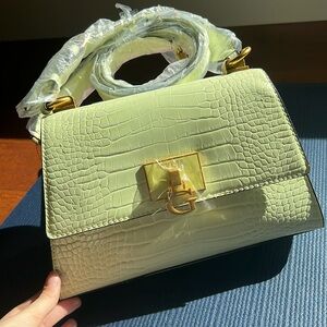 BRAND NEW W/ TAGS Guess Handbag w/ Length Strap